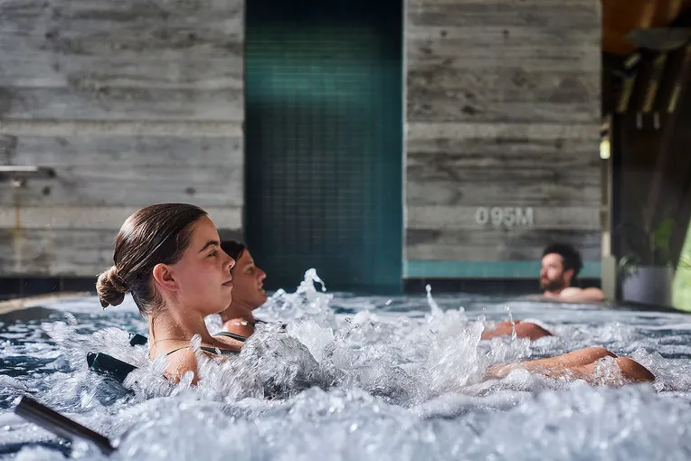 Sanctuary Bathing with Apothecary Ritual | Experience Oz