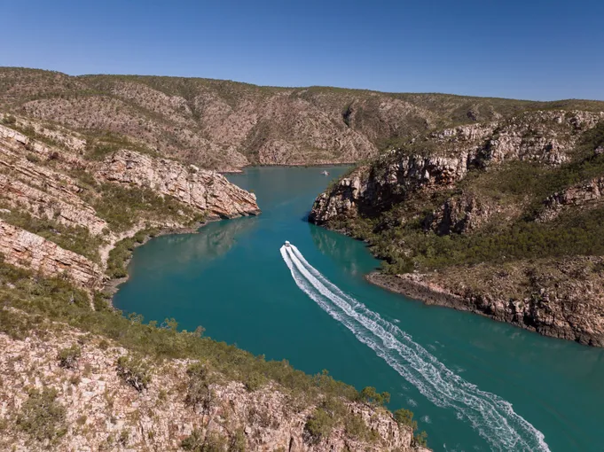 Horizontal Falls and Dampier Peninsula Full Day Tour | Experience Oz
