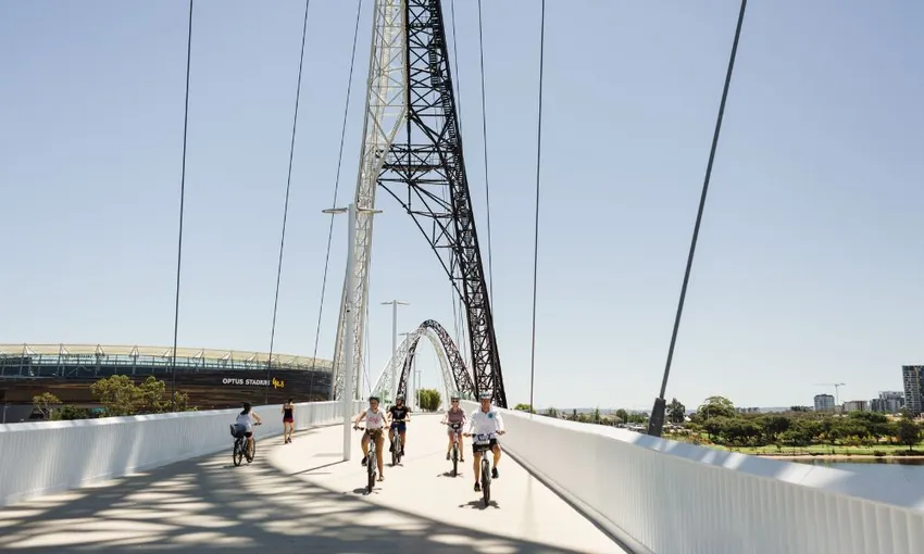 Guided Foreshore Loop Bike Tour, 3 Hours - Perth