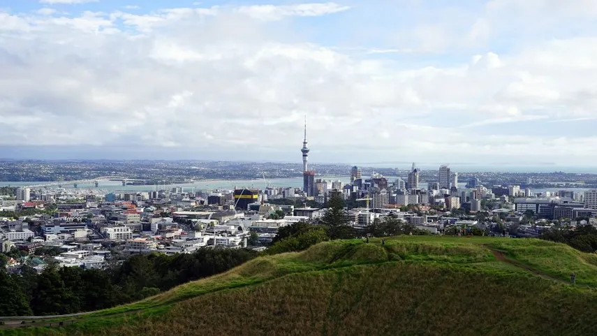 Auckland City & Wild West Coast Day Tour | Experience Oz + NZ
