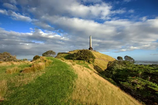 Auckland City & Wild West Coast Day Tour with Lunch