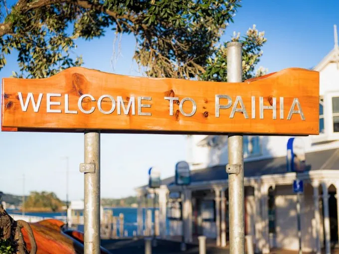 One Way Day Tour from Auckland to Paihia | Experience Oz + NZ