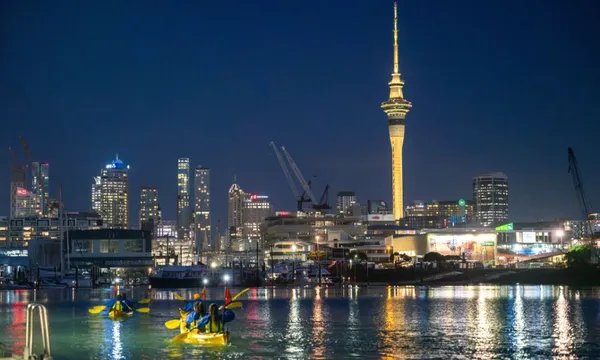 Auckland City Lights Night Kayak Tour - 2 Hours