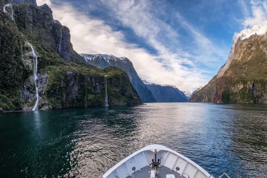 Queenstown to Te Anau Small Group Tour, Cruise & Picnic