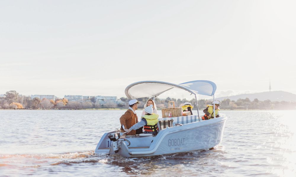 Electric Picnic Boat Hire, 1 Hour - Canberra