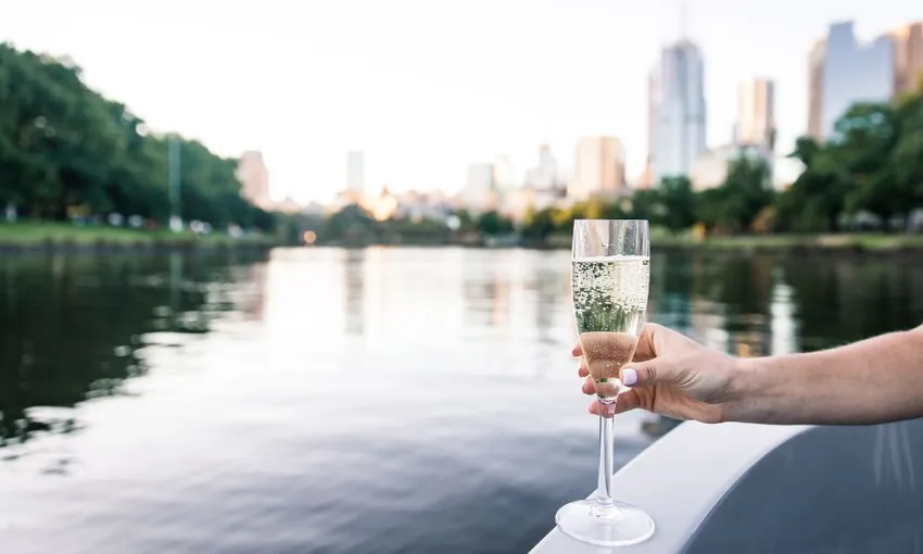 Electric Picnic Boat Hire, 2 Hours - Melbourne