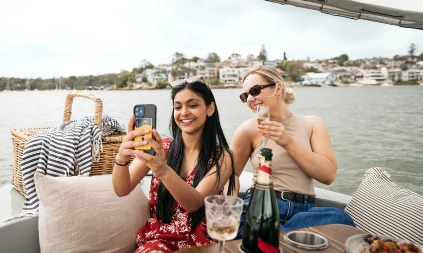 Electric Picnic Boat Hire, 2 Hours - Sydney