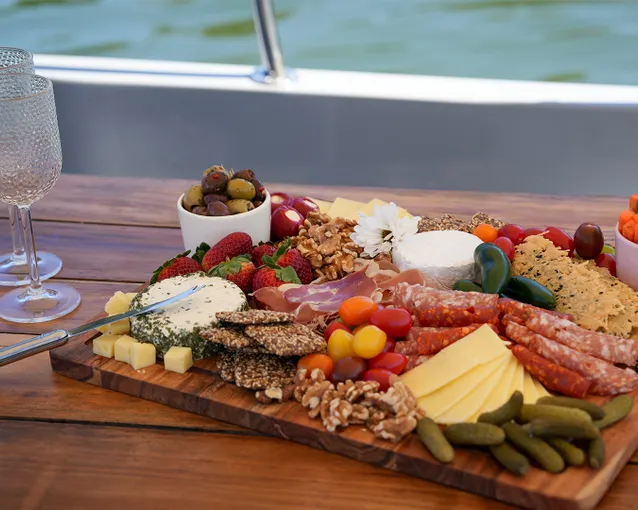 Electric Picnic Boat Hire For 3 Hours - Sydney