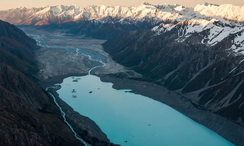Glacier Highlights - Helicopter Scenic flight | Experience Oz