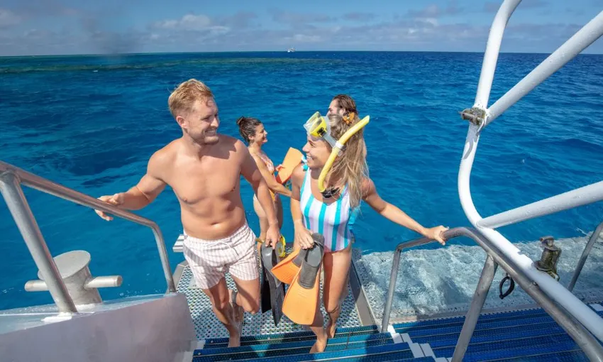 Cairns Outer Barrier Reef Luxury Dive & Snorkel Cruise | Experience Oz