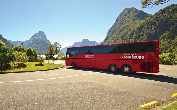 Milford Sound Extended Cruise and Coach Tour from Te Anau