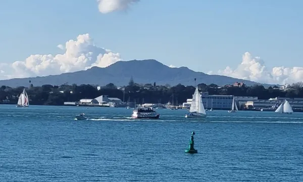 Auckland Harbour Cruise with Live Commentary - 90 Minutes