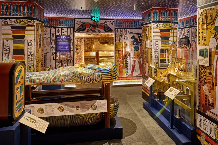 Tomb of the Pharaohs Night Tour & 2 Course Dinner | Experience Oz
