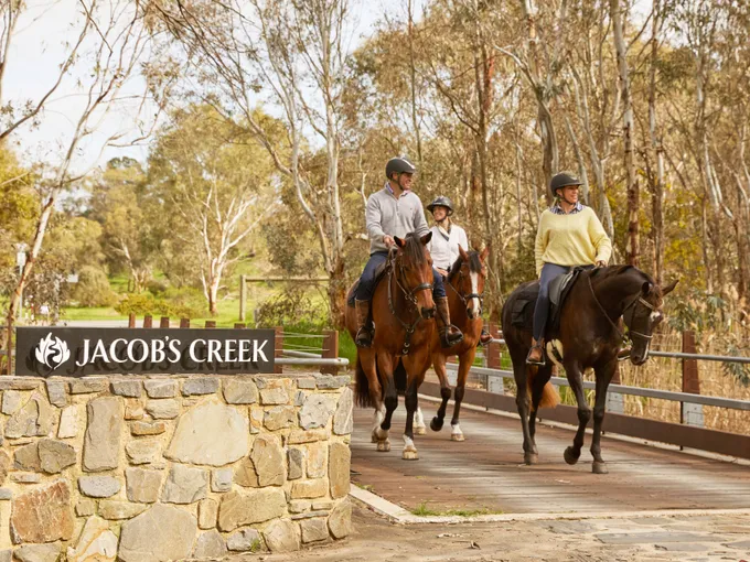 Trail Ride, Wine Tasting & Picnic - 3 Hours | Experience Oz