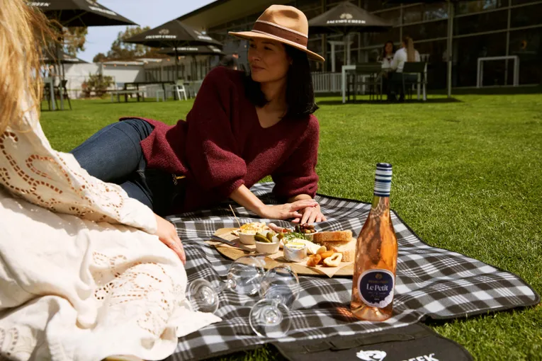 Trail Ride, Wine Tasting & Picnic - 3 Hours | Experience Oz