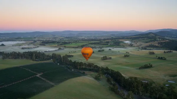Ballooning in Yarra Valley INCLUDES Melbourne City Transfer and Breakfast