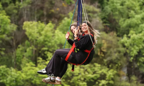 43 Metre Kawarau Bridge Giant Swing from Queenstown