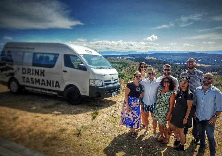 Gin & Whiskey Tour, Transfer & Lunch - Full Day | Experience Oz