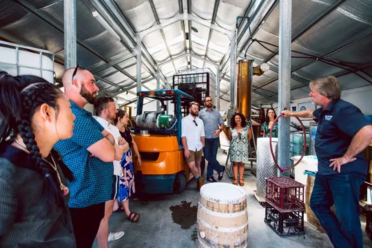 Gin & Whiskey Tasting Tour with Transfer & Lunch - Full Day
