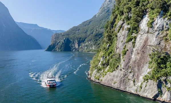 Milford Sound Cruise, Coach and Farm Tour - Full Day