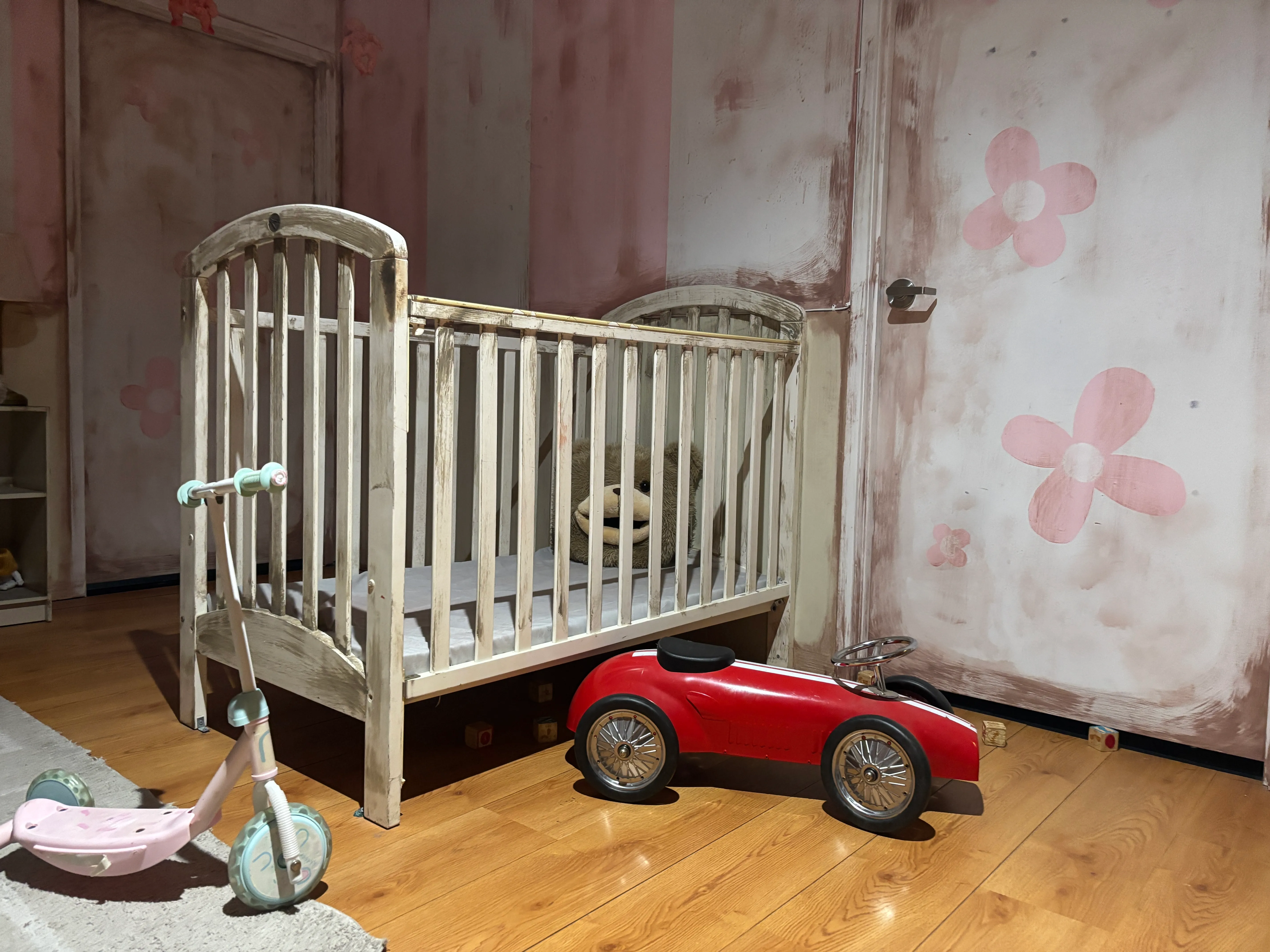 Haunted House Entry with Live Actors - 15 Minutes | Experience Oz-3