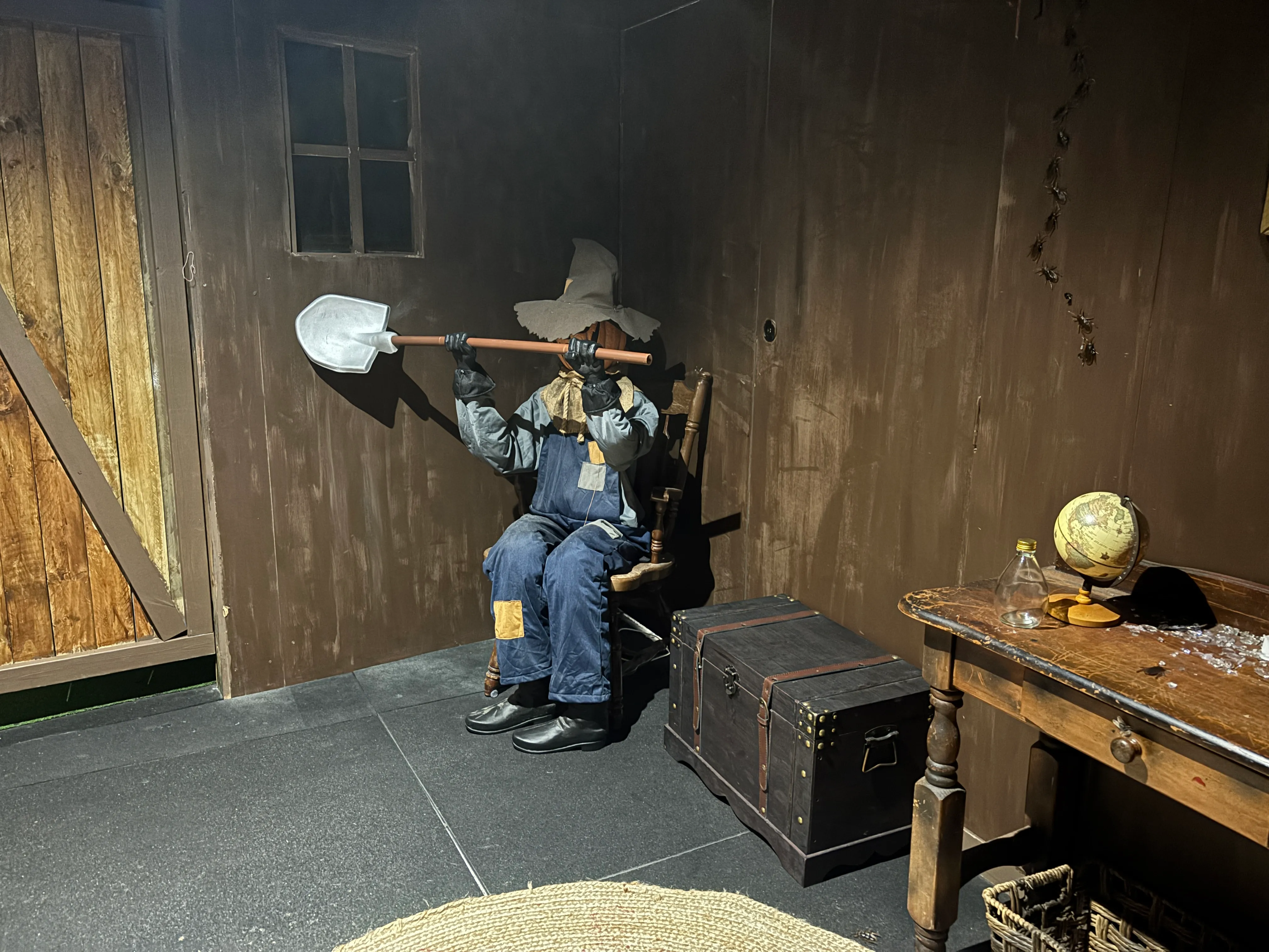 Haunted House Entry with Live Actors - 15 Minutes | Experience Oz-4