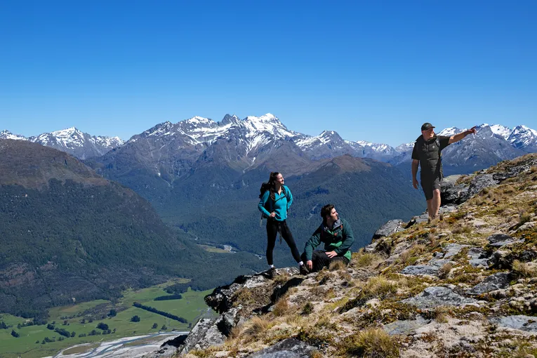 Mount Alfred Hike, Lunch & Helicopter Flight | Experience OZ + NZ