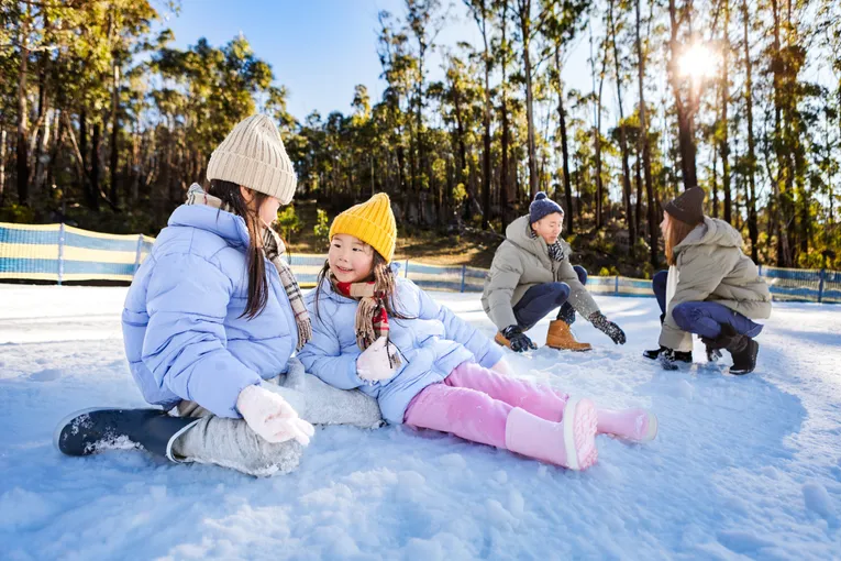 Corin Forest Snow Play and Toboggan - 90 Minutes | Experience Oz