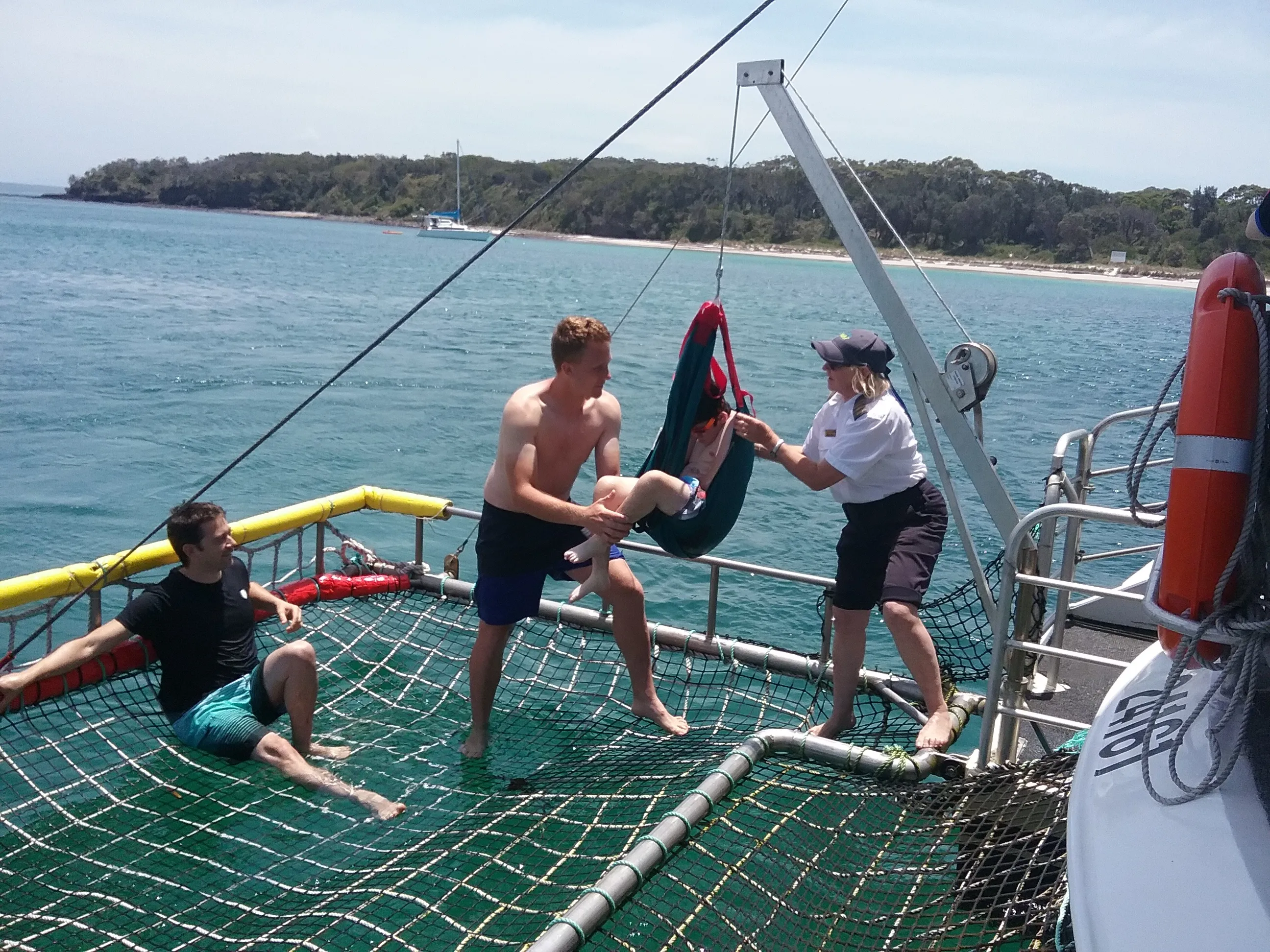 Jervis Bay Boom Net Dolphin Cruise – 90 Minutes | Experience Oz-7