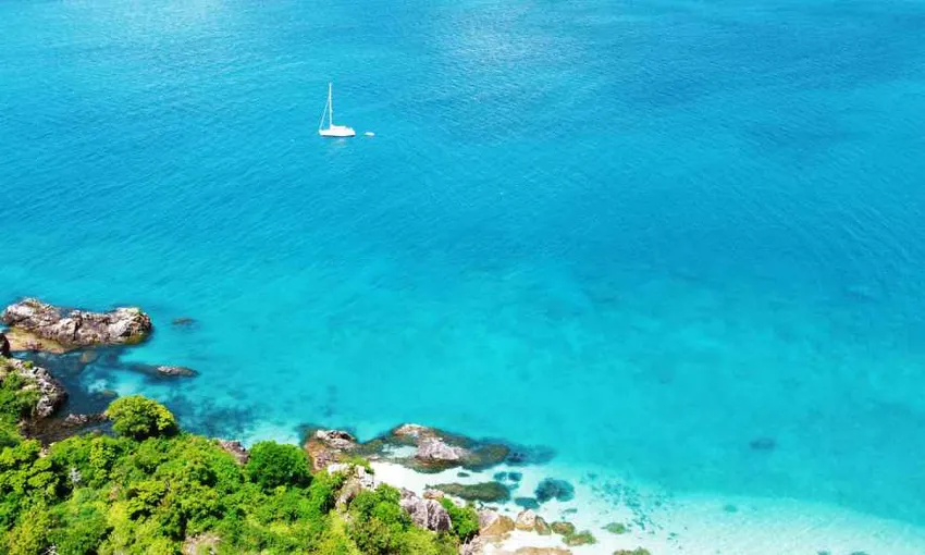 Whitsundays Sunset Yacht Sail, Drink & Nibbles | Experience Oz