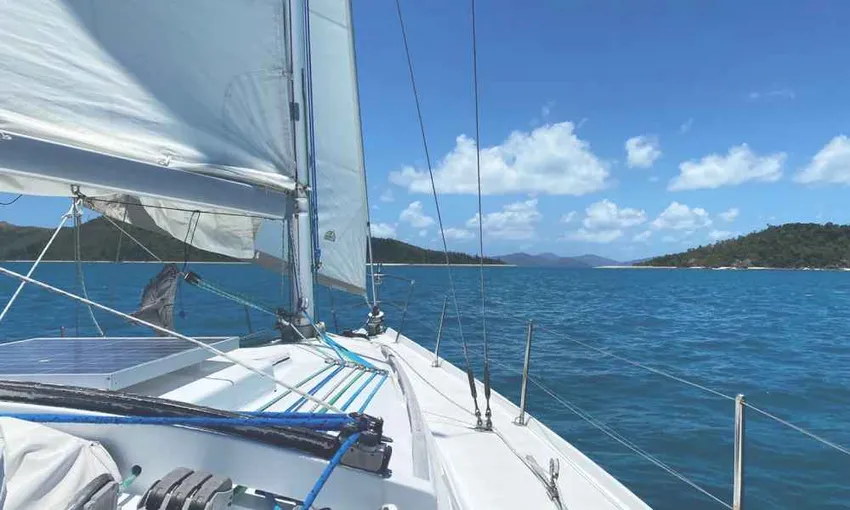 Whitsundays Sunset Yacht Sail, Drink & Nibbles | Experience Oz