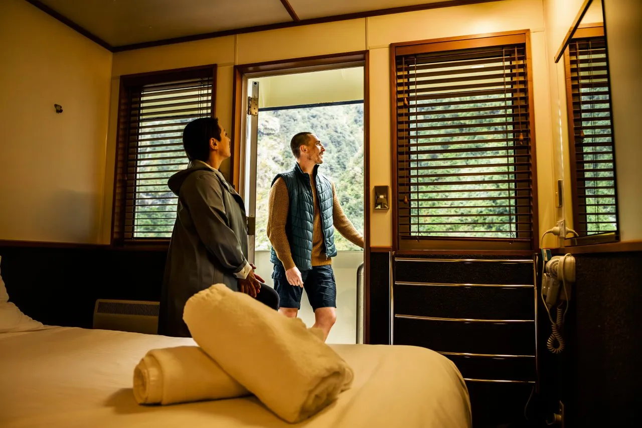 Doubtful Sound Overnight Cruises, Doubtful Sound | Everything New Zealand-6