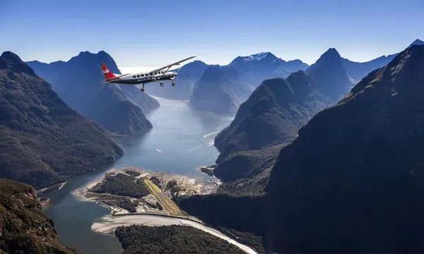 Milford Sound Coach, Cruise & Fly back to Queenstown