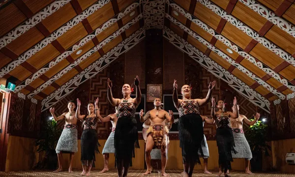 Te Puia Guided Tour & Cultural Performance