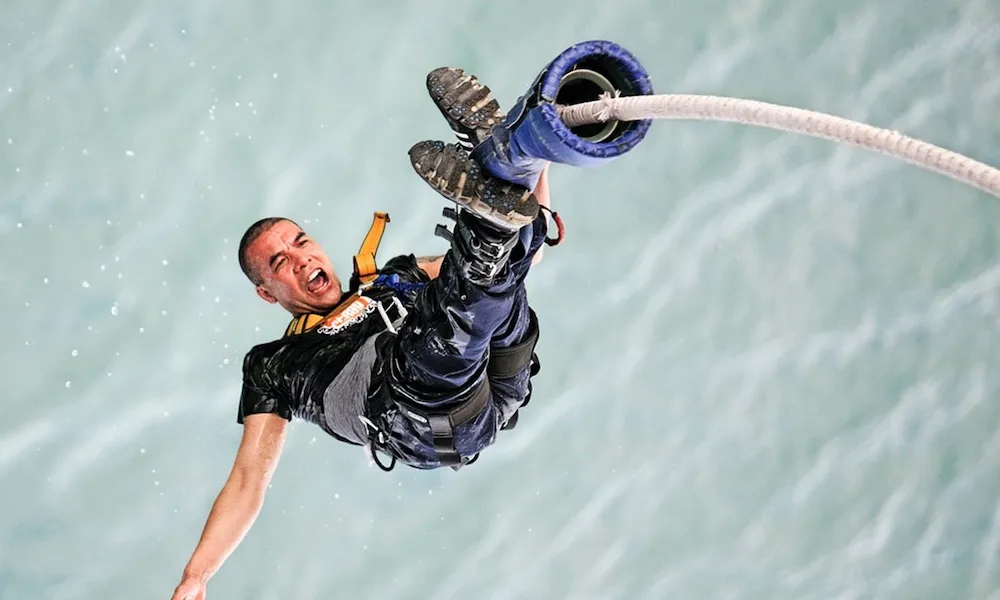 40m Auckland Bridge Bungy Jump - NZ's Only Ocean Touch, Auckland | Everything New Zealand-4