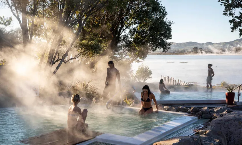 Deluxe Lake Spa - Polynesian Spa Rotorua | Everything New Zealand