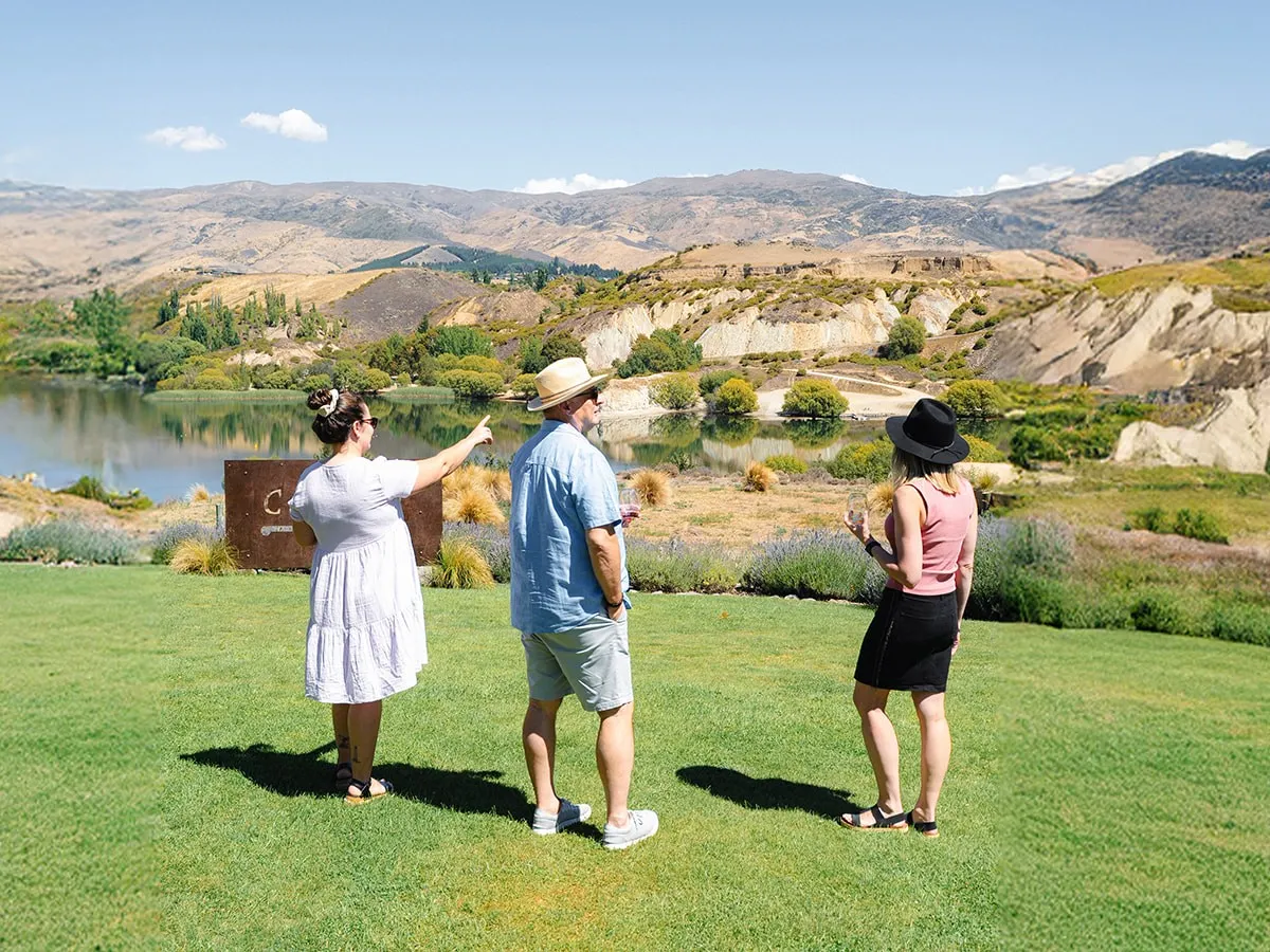 Boutique Wine Tour Queenstown | Everything New Zealand-3