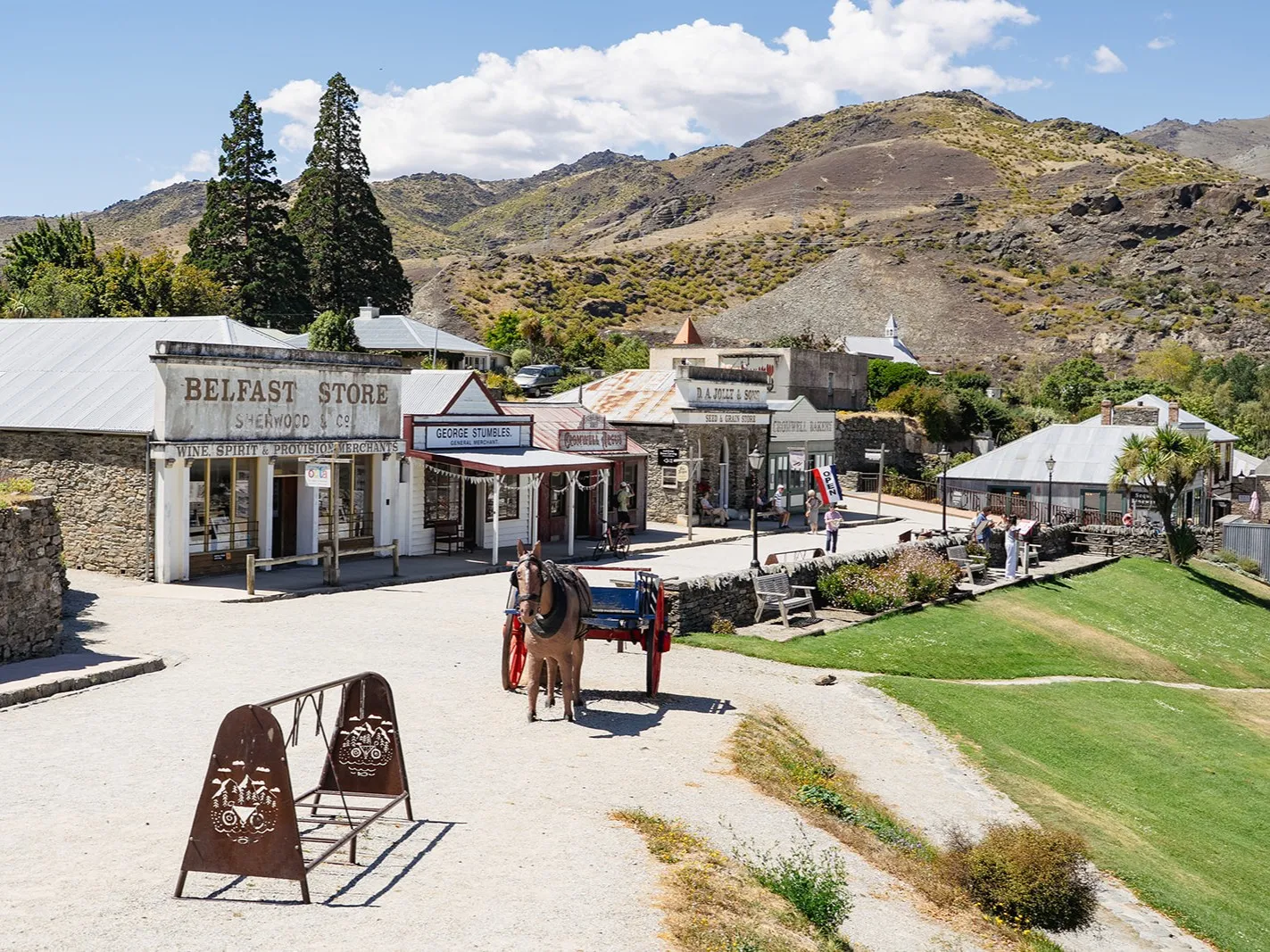 Boutique Wine Tour Queenstown | Everything New Zealand-4