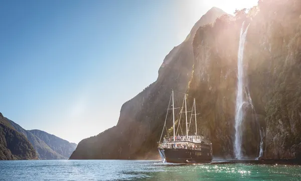 Milford Coach & Day Cruise from Te Anau