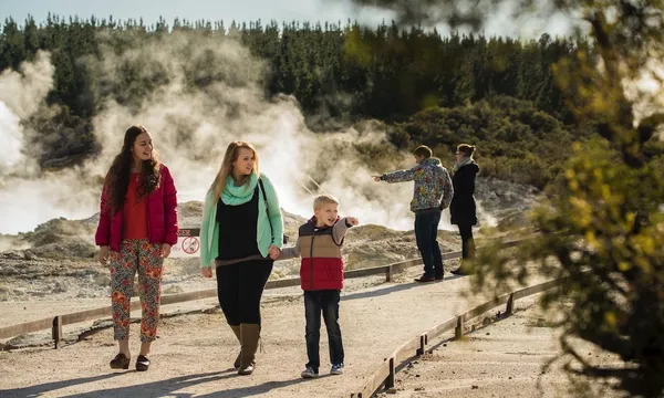 Hell's Gate Geothermal Walk in Rotorua