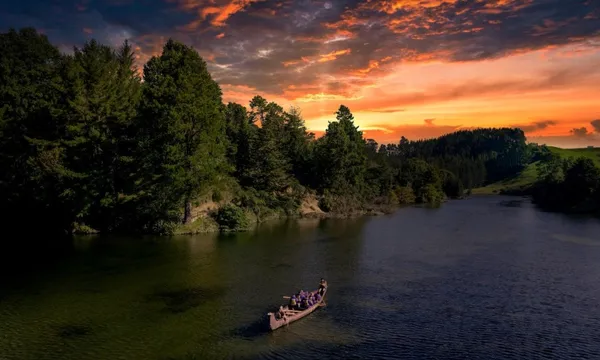 Guided Canoeing Tour on Lake McLaren