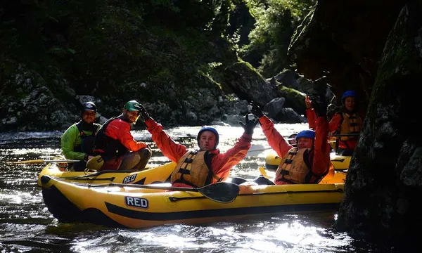 Te Awa Kairangi Grade 2 Scenic Rafting