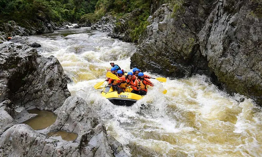 Grade 2 Wellington Rafting | Everything New Zealand