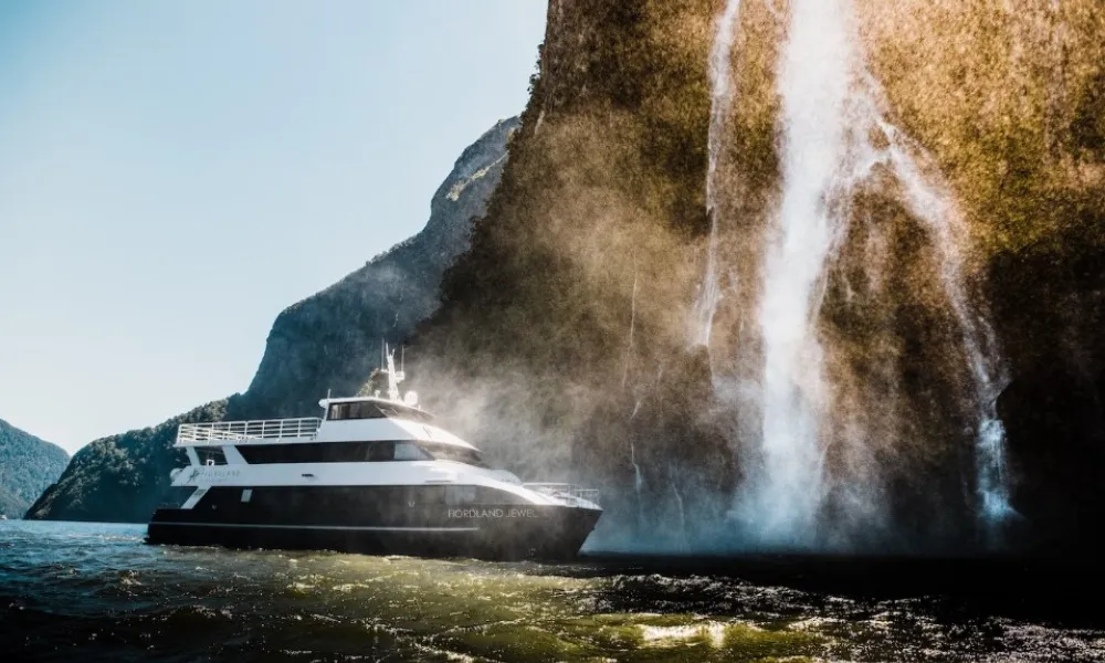 Milford Sound Overnight Cruise with Fiordland Discovery | Everything New Zealand-1