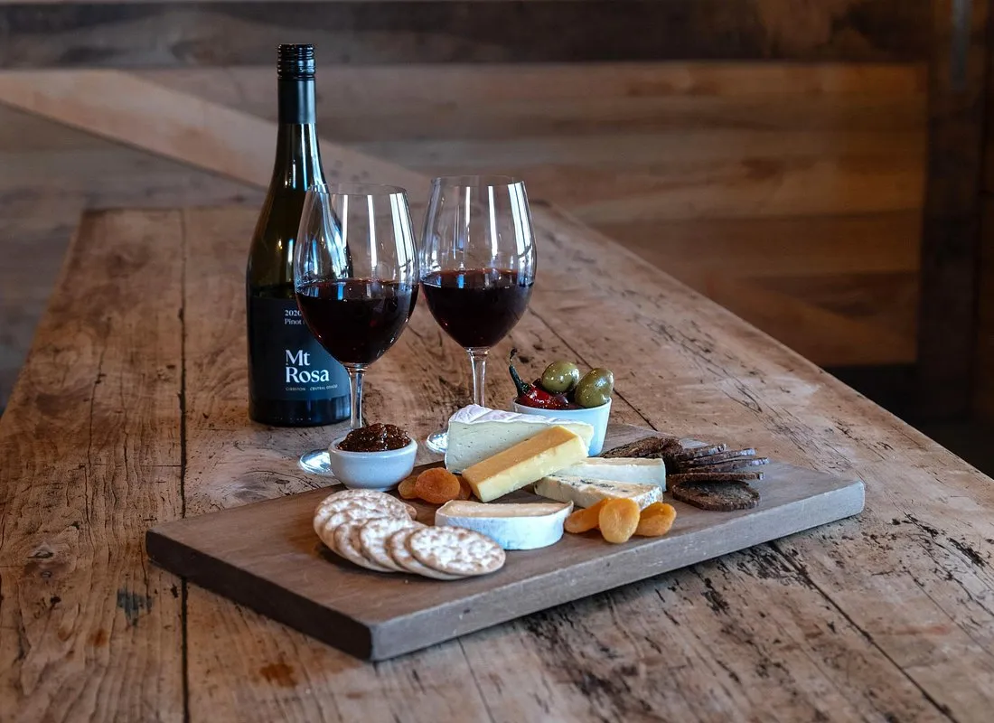 Classic Wine Tour Queenstown | Everything New Zealand-1