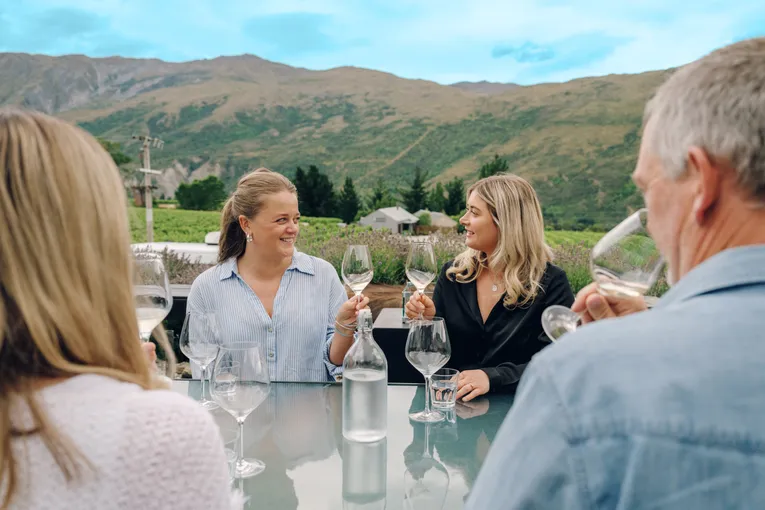Classic Wine Tour Queenstown | Everything New Zealand