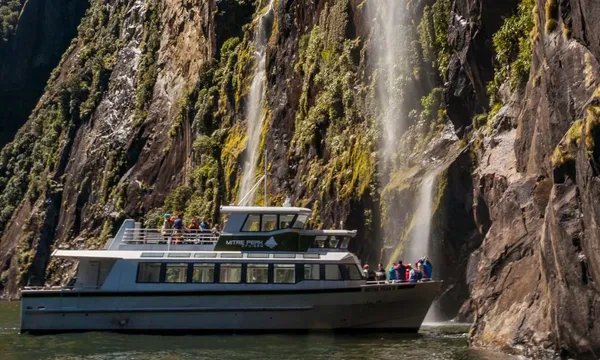 Milford Sound Boat Cruise - Mitre Peak Cruises