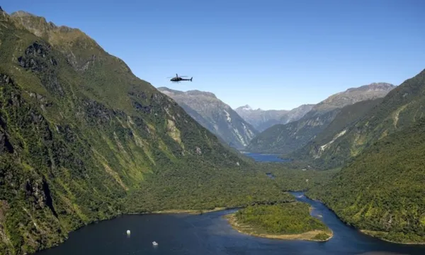 Milford Sound Explorer Helicopter Flight ex Queenstown