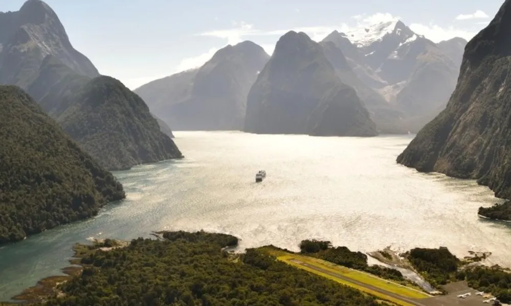 Milford Flight & Cruise - True South Flights | Everything New Zealand-3