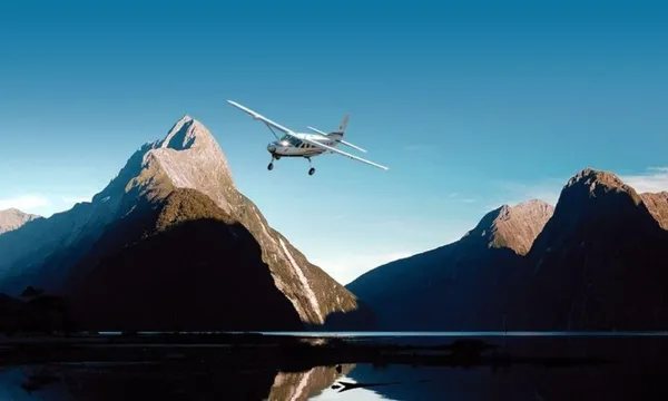 Scenic Flight & Milford Sound Landing from Queenstown